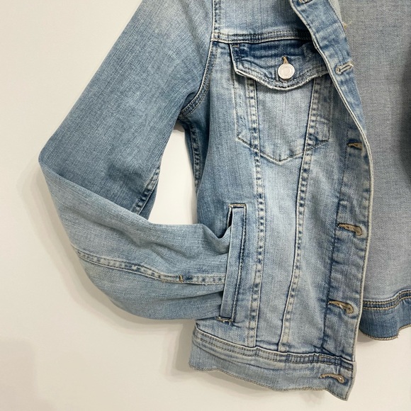 Fitted jean jacket from Dynamite, size small! - Picture 3 of 8